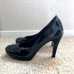 Franco Sarto pumps